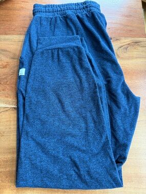 Vuori performance joggers